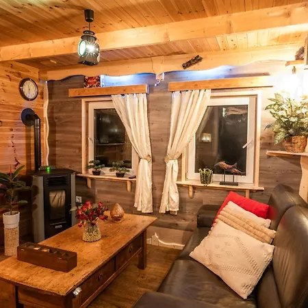 Julie Chalet Marenice