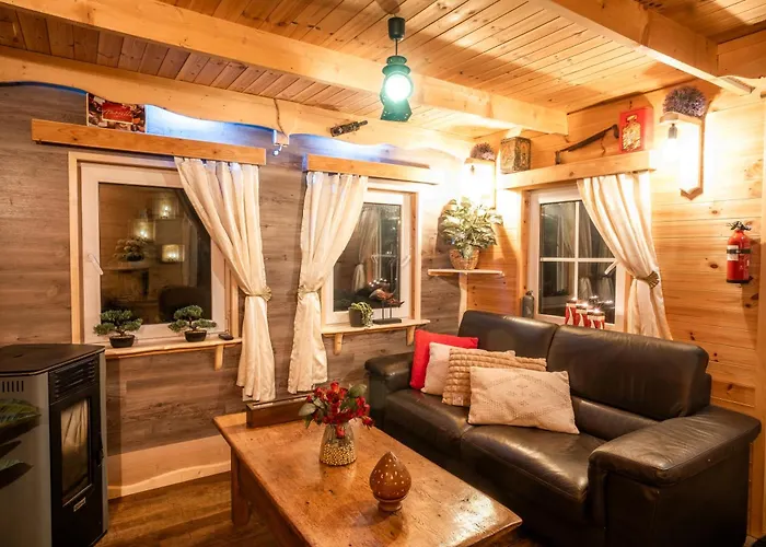 Julie Chalet *